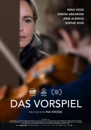 Filmplakat zu "Das Vorspiel". Die Hälfte des Gesichts einer blonden Frau, davor verschwommen eine Geige.