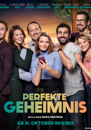 Filmplakat zu "Das perfekte Geheimnis". Nebeneinander lachende Frauen und Männer mittleren Alters. In der Mitte eine blonde Frau mit Smartphone in der Hand.