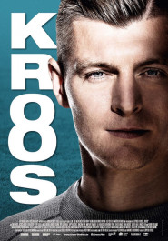 Filmplakat zu "Kroos". Das Gesicht von Toni Kroos mit seinen streng nach hinten gegelten blonden Haaren, eine Gesichtshälfte ist im Schatten.