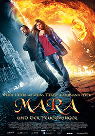 Filmplakat zu "Mara und der Feuerbringer". Ein Mädchen und ein Mann stehen vor dem Hintergrund eines Wolkenkratzers auf der einen und einem rotgefärbten Himmel auf der anderen Seite.