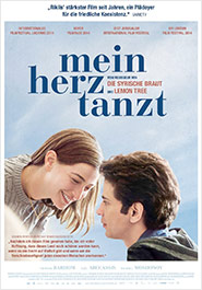 Filmplakat zu "Mein Herz tanzt". Das Bild einer jungen Frau und eines jungen Mannes, die sich glücklich anlächeln.